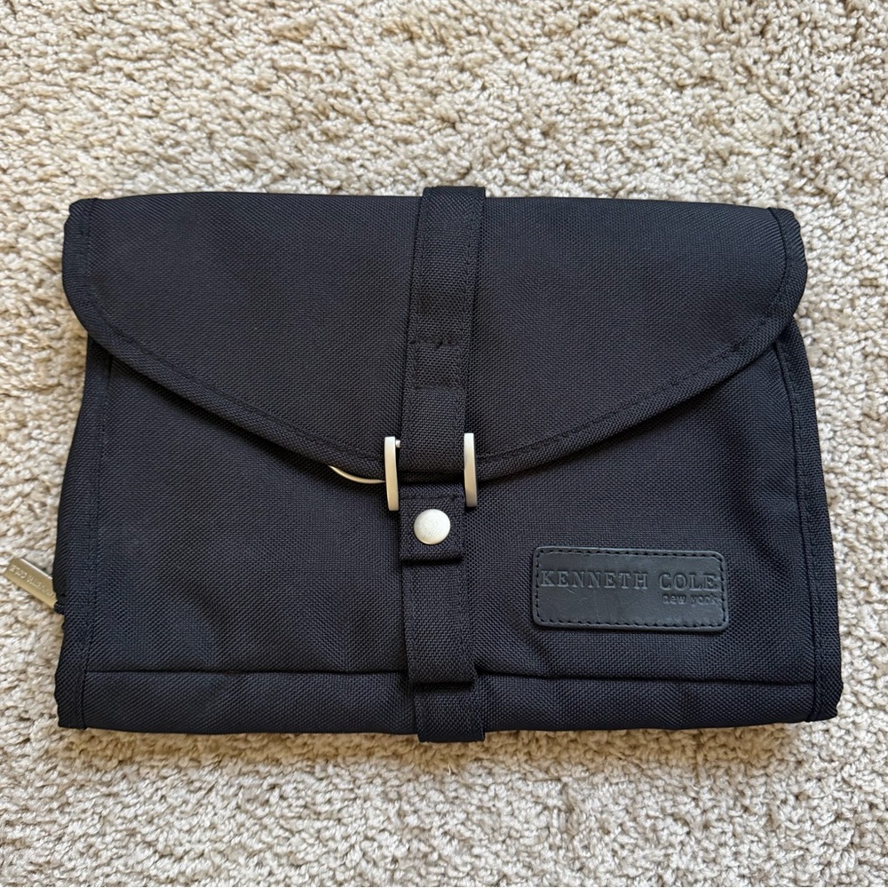 Kenneth Cole New York Travel Hanging Toiletry Organizer - Black - Like New